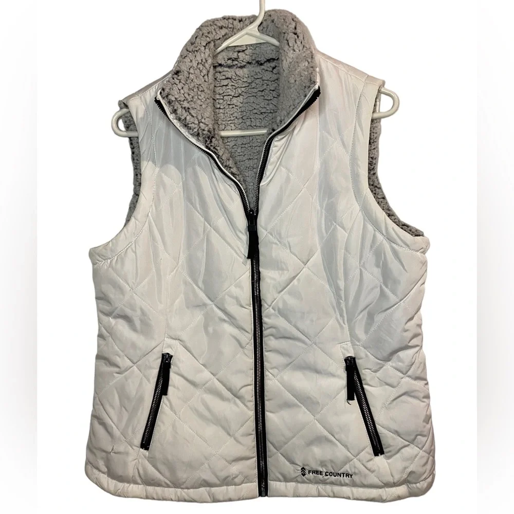 Free‎ Country Stratus Lite Women's Reversible Vest White Size Medium Flaw Shown